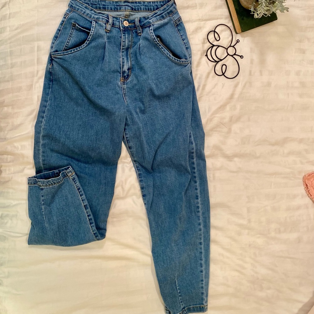 Utyful Women’s High Rise Stretchy Classic Balloon Mom Jean